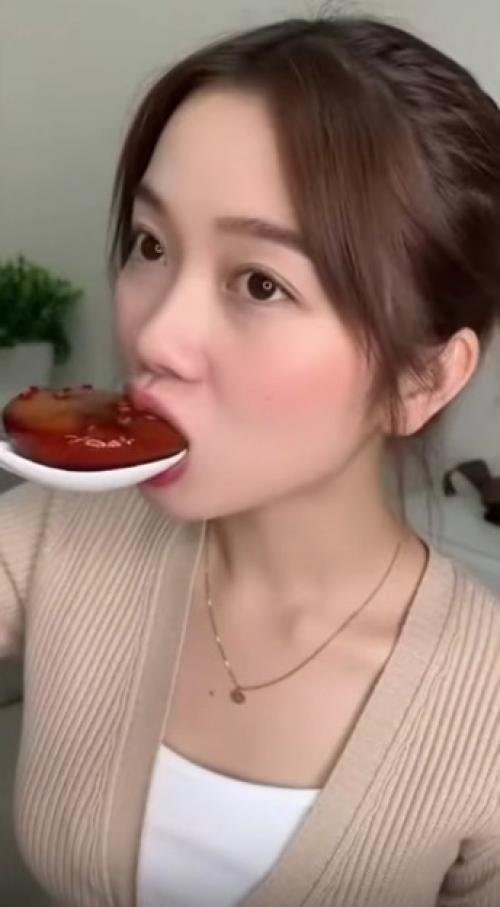 Фух, показалось.   Азиатская кухня - это как приключение для вкусовых рецепторов: острое, сладкое, кислое и соленое в одном флаконе! 01