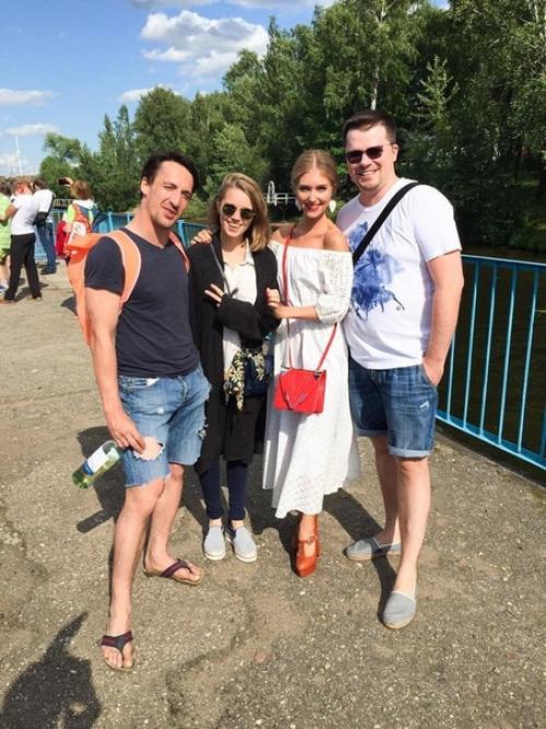 Ребята у нас пополнение в представлении тёмной секси кухни бэкхёна в небольших деталях! 04