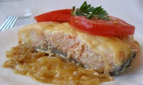 Запечённая сёмга с сыром.

