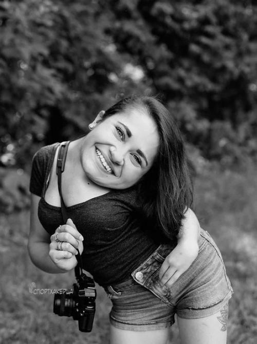 Девушка страдает страшной болезнью - акротомофилия. 04