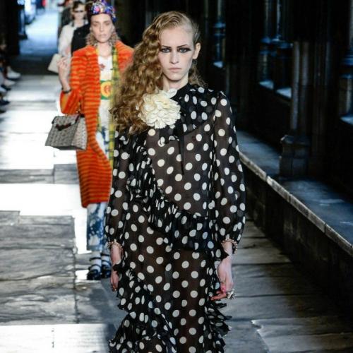 Соцсети захлестнула настоящая волна ностальгии: все массово вскрывают архивы из 2016 года и делятся самыми яркими моментами того времени. 05