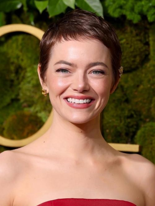 Лучезарная Эмма стоун дебютировала с новой короткой причёской на золотом глобусе 2025. 05