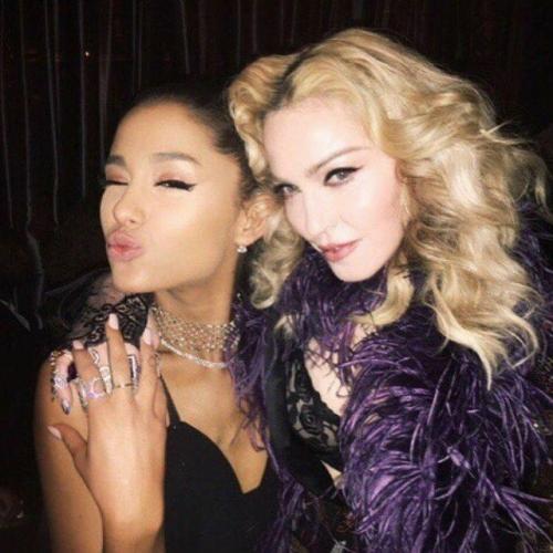 Соцсети захлестнула настоящая волна ностальгии: все массово вскрывают архивы из 2016 года и делятся самыми яркими моментами того времени. 08