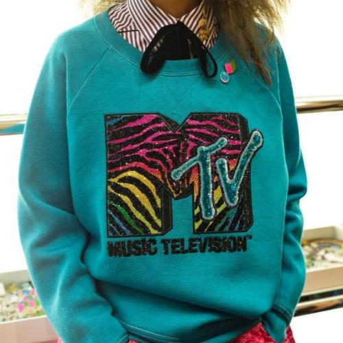 Соцсети захлестнула настоящая волна ностальгии: все массово вскрывают архивы из 2016 года и делятся самыми яркими моментами того времени. 04