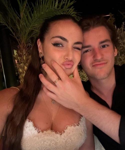 Сын Ирины Дубцовой, Артем, поздравил свою девушку Тоню Худякову с 18-летием. 03