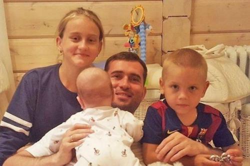 Александр кержаков готовится стать отцом в четвертый раз. 03