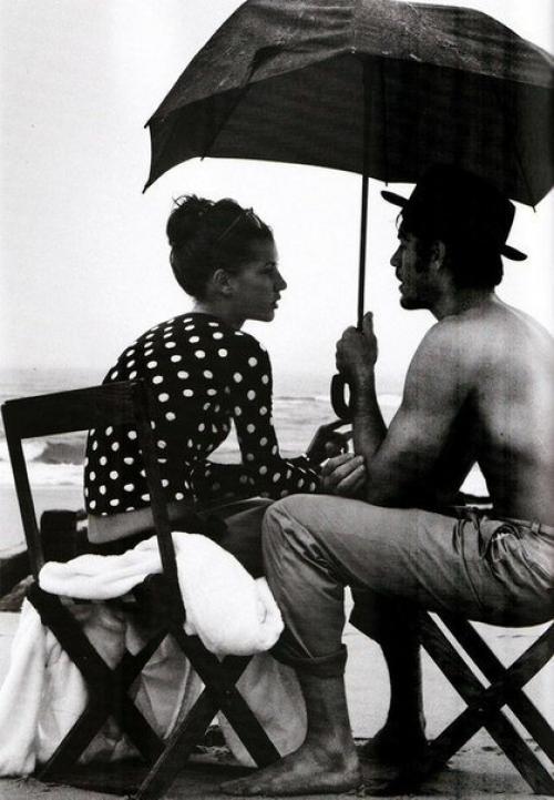 Он стоял передо мной на коленях и протягивал бархатный ларчик с кольцом. 03