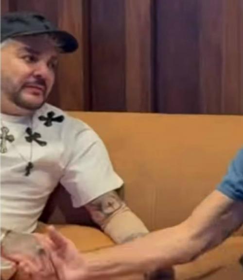 Филипп Киркоров фаната во время личной встречи в гримёрке ударил. 01 Филипп Киркоров фаната во время личной встречи в гримёрке ударил. 01