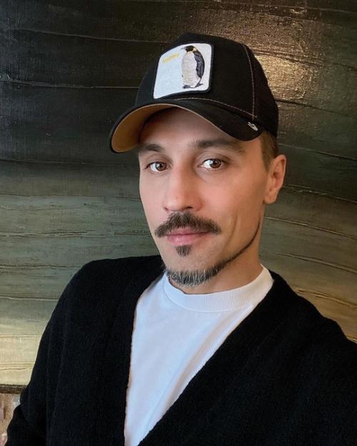 Дима билан отказался брать подарок из рук поклонницы! 01