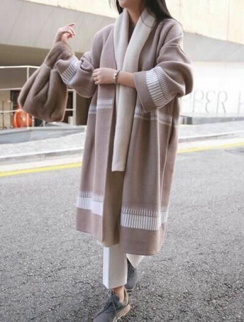 Идеальным вариантом для многослойных образов на эту осень будет удлиненный кардиган. 01