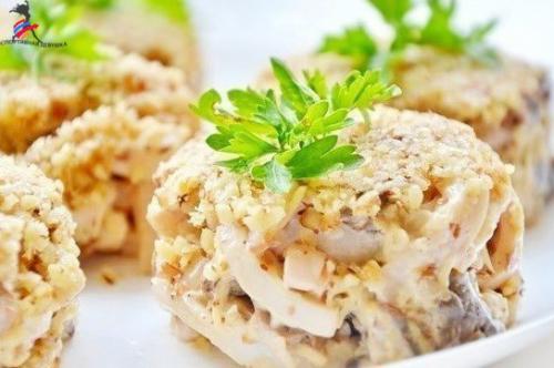 ? 5. Диетических рецептов с кальмарами, разнообразят и украсят любой праздничный стол? ? 5. Диетических рецептов с кальмарами, разнообразят и украсят любой праздничный стол?