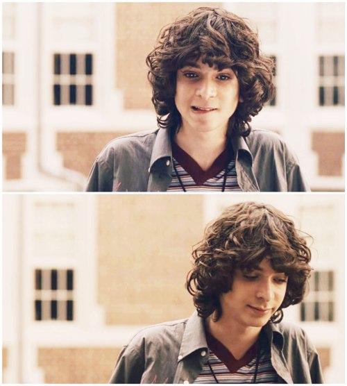 Адаму севани сегодня исполняется 23. 02