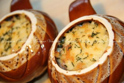 Жюльен с ветчиной и грибами.

