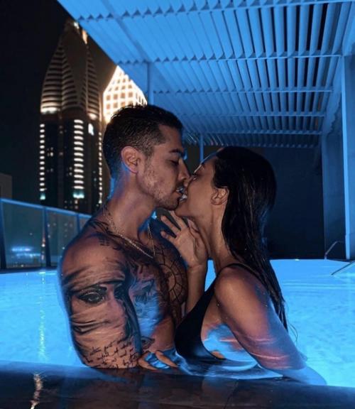 Лучше б я по самые плечи. 04