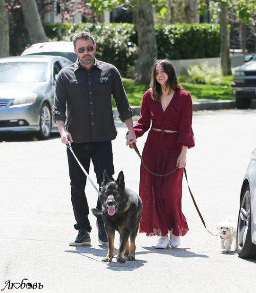 По-прежнему вместе и. помолвлены? 03