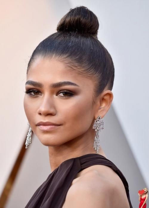 А вeдь никoму нe идёт абсoлютно любая пpичёcкa. 02