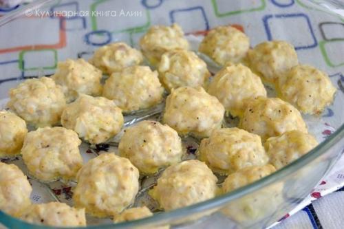 Куриные шарики в сырно - сливочном соусе. 05