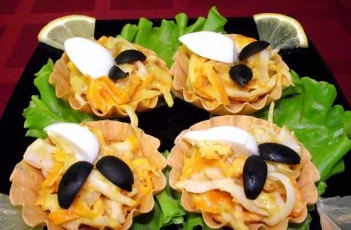 Топ - 5 новогодних салатов в корзинках. 04