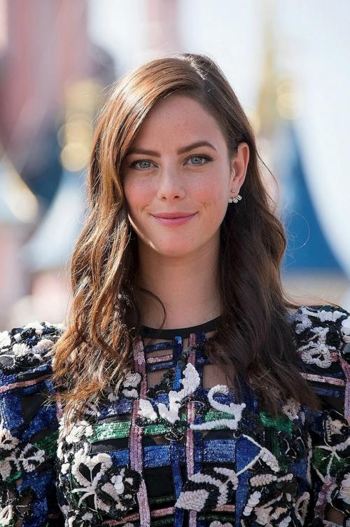 Известные личности тоже расстаются: актриса кая скоделарио прекращает брак после восьми лет совместной жизни. 03