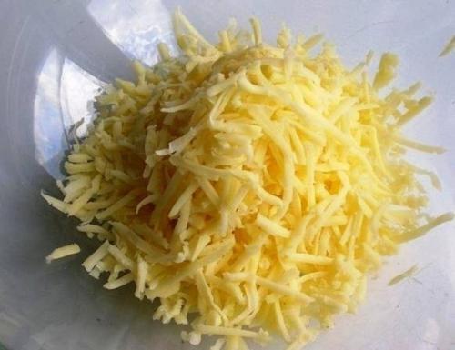 Запеканка из тертого картофеля с сыром и чесноком. 02