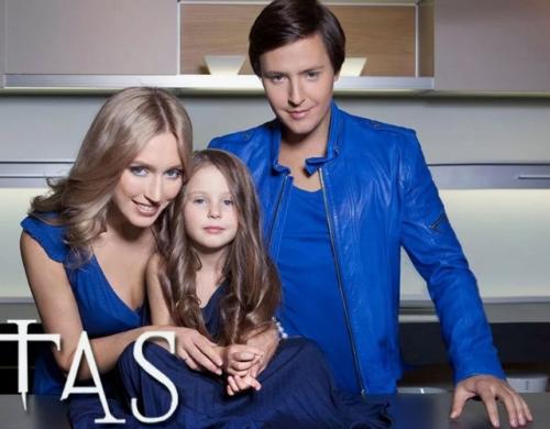 Витас представил свою старшую дочь Аллу, которой недавно исполнилось 16 лет. 03