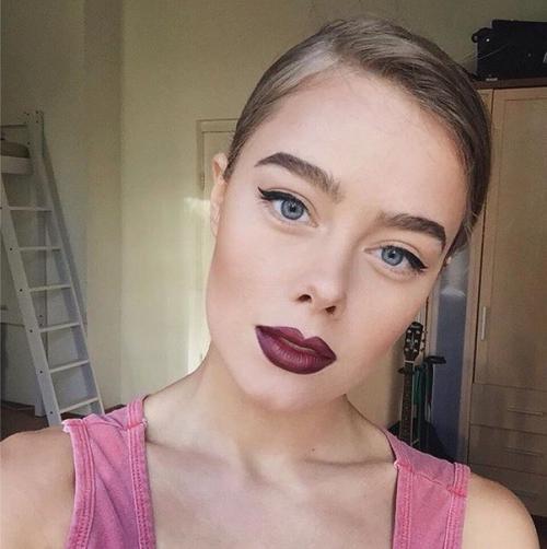 Как избавиться от черных точек на лице?  