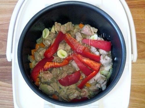 Жаркое в мультиварке.  Ингредиенты: 05 Жаркое в мультиварке.  Ингредиенты: 05