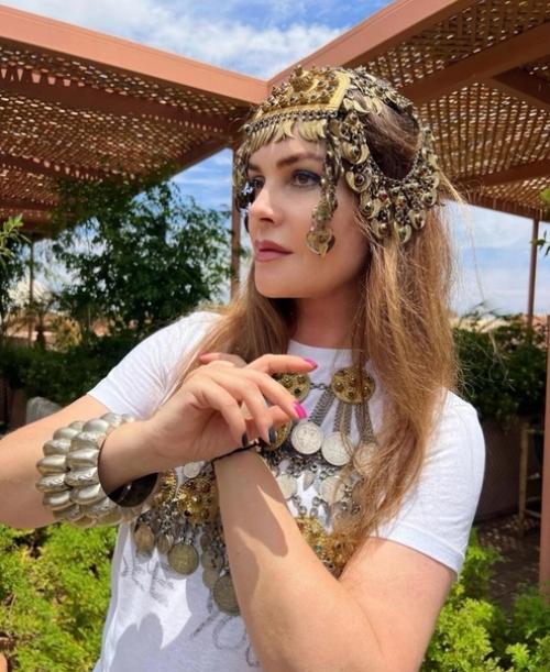 Выглядит она просто безупречно. 01