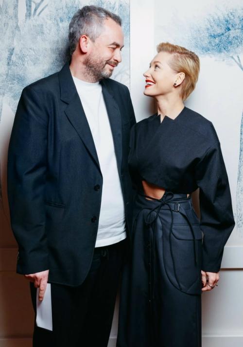 38-Летняя актриса Наталья Земцова начала новые отношения с 40-летним продюсером Ильей бурецом. 02