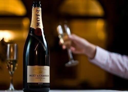 Поднимая бокал, помни: 
