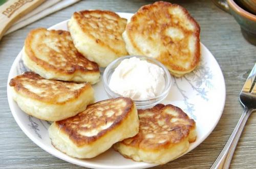 Оладьи из кабачков на кислом молоке.