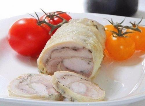 Замена колбасе - куриный рулет!