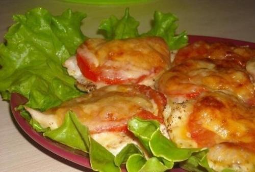 Куриное Филе под сыром с помидорами.
