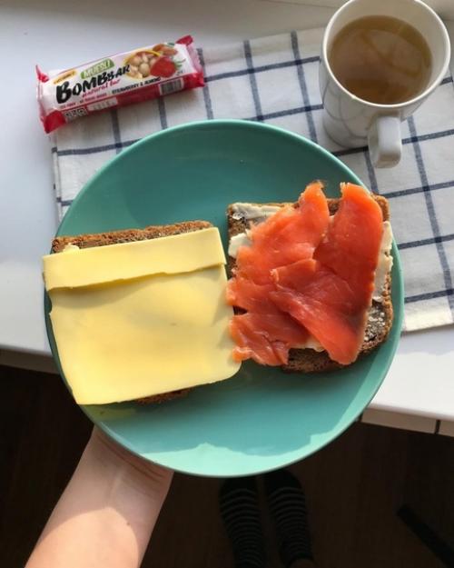 Вкусные обеды:   1. макароны + куриная грудка + салат овощной. 05