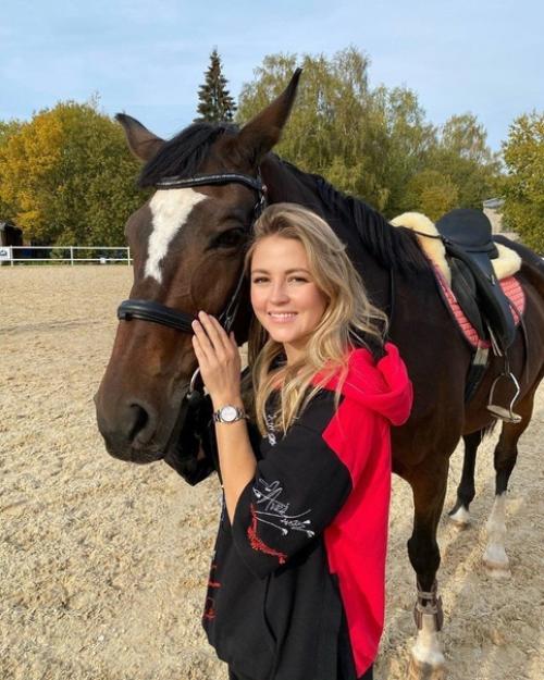 Анна михайловская - естественная красотка. 01