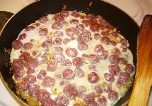 Спагетти с фрикадельками. 06