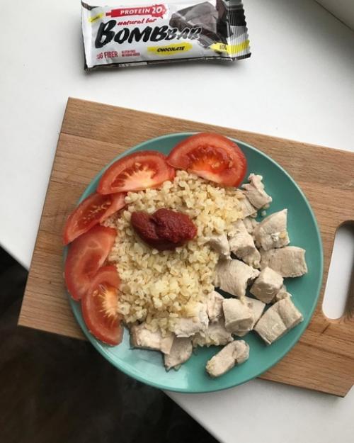 Вкусные обеды:   1. макароны + куриная грудка + салат овощной. 04