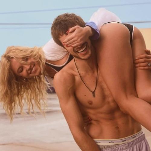 Сидни Суини снялась в рекламной кампании своего бренда нижнего белья Syrn сезона весна/лето 2026.
