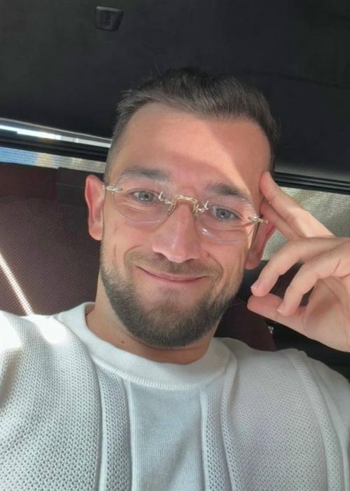 Появился Новый Избранник - в сети обсуждают очередного кандидата на роль возлюбленного авроры кибы. 01