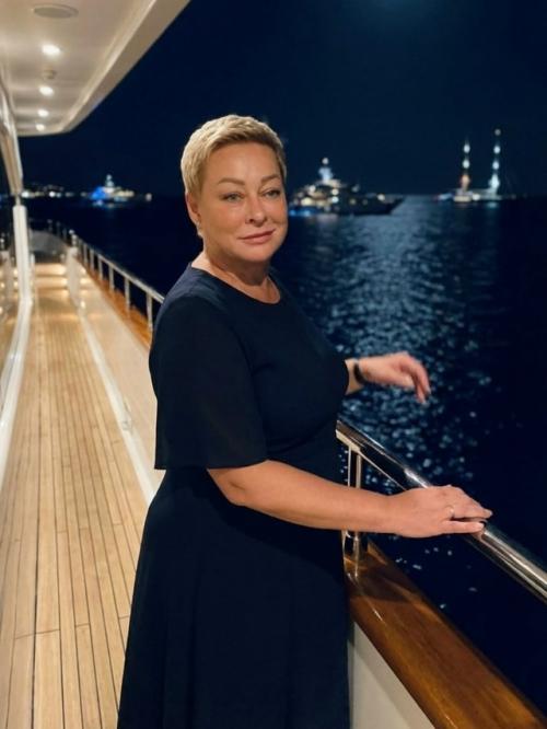 Народная артистка Мария Аронова призналась, что в молодости очень комплексовала из-за внешности.  