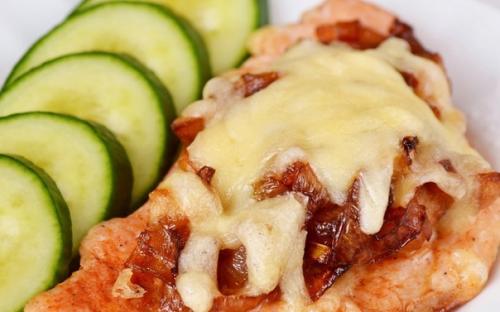 Отбивные из индейки с яблоком. Отбивные из индейки с яблоком.