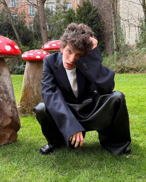 У меня (как и у половину рунета) новый Краш - Марк эйдельштейн. 04