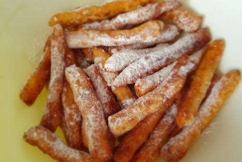 Творожные палочки.  Делать 10 минут, но так вкусно, что свои пальчики облизывать будете. 01