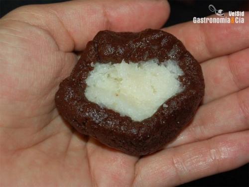 Шоколадное печенье с кокосовой начинкой. 04