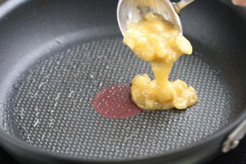 Банановые оладьи?   Ингредиенты: 04