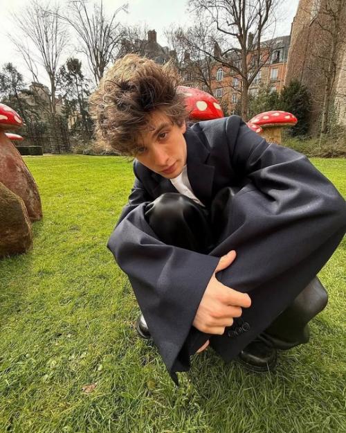 У меня (как и у половину рунета) новый Краш - Марк эйдельштейн. 01