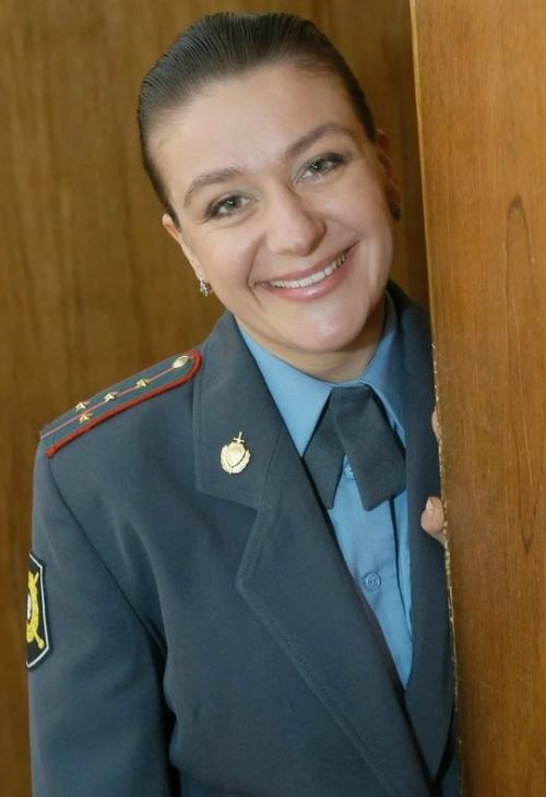 Анастасия Мельникова, звезда сериала улицы разбитых фонарей, уже 10 лет борется с тяжёлой болезнью. 01