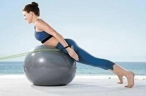 Комплекс упражнений с фитболом. 01