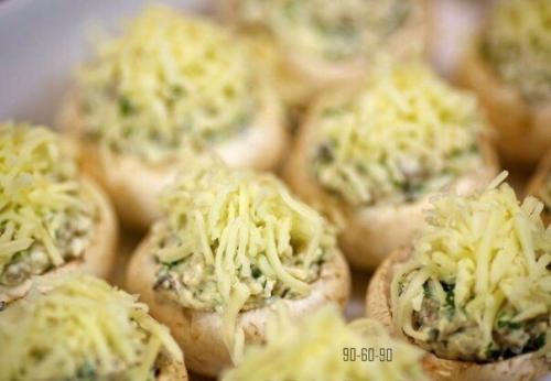 Отличная закуска.  Шампиньоны с курицей и сыром. 08 Отличная закуска.  Шампиньоны с курицей и сыром. 08