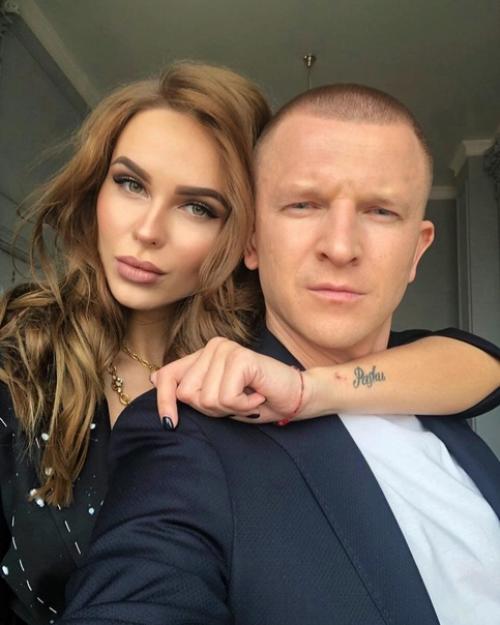 Певица Ханна с мужем и дочкой Адрианой пашу! 02